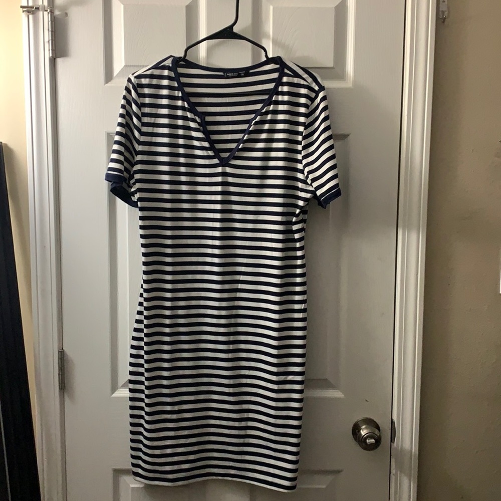 NAVY AND WHITE STRIPED TSHIRT DRESS
